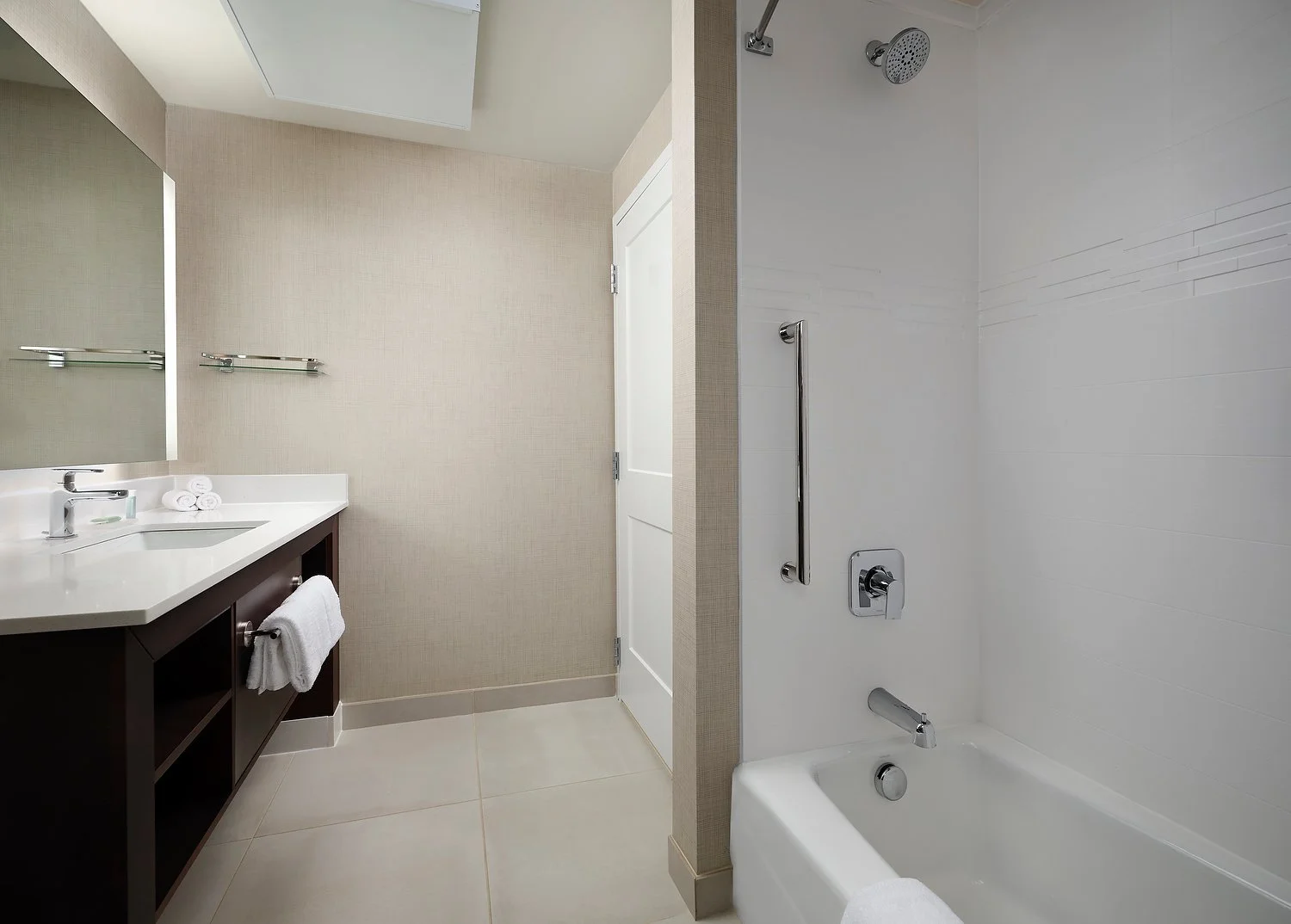 Rochester Residence inn room 402 1 bedroom king shower _ tub fix.JPEG