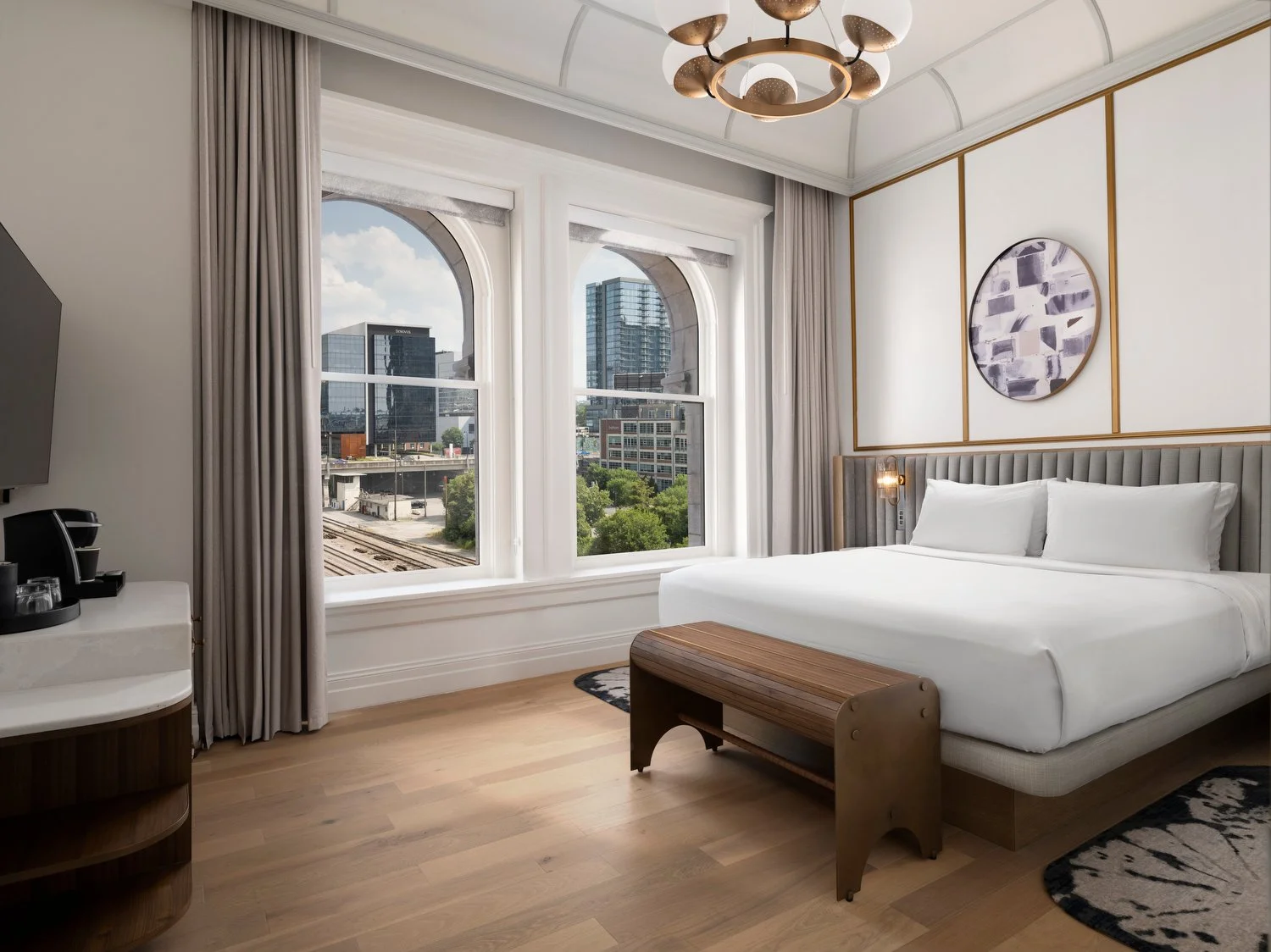 Nashville Union Station - Room 625 - 1 Queen Shades Open practice.JPG