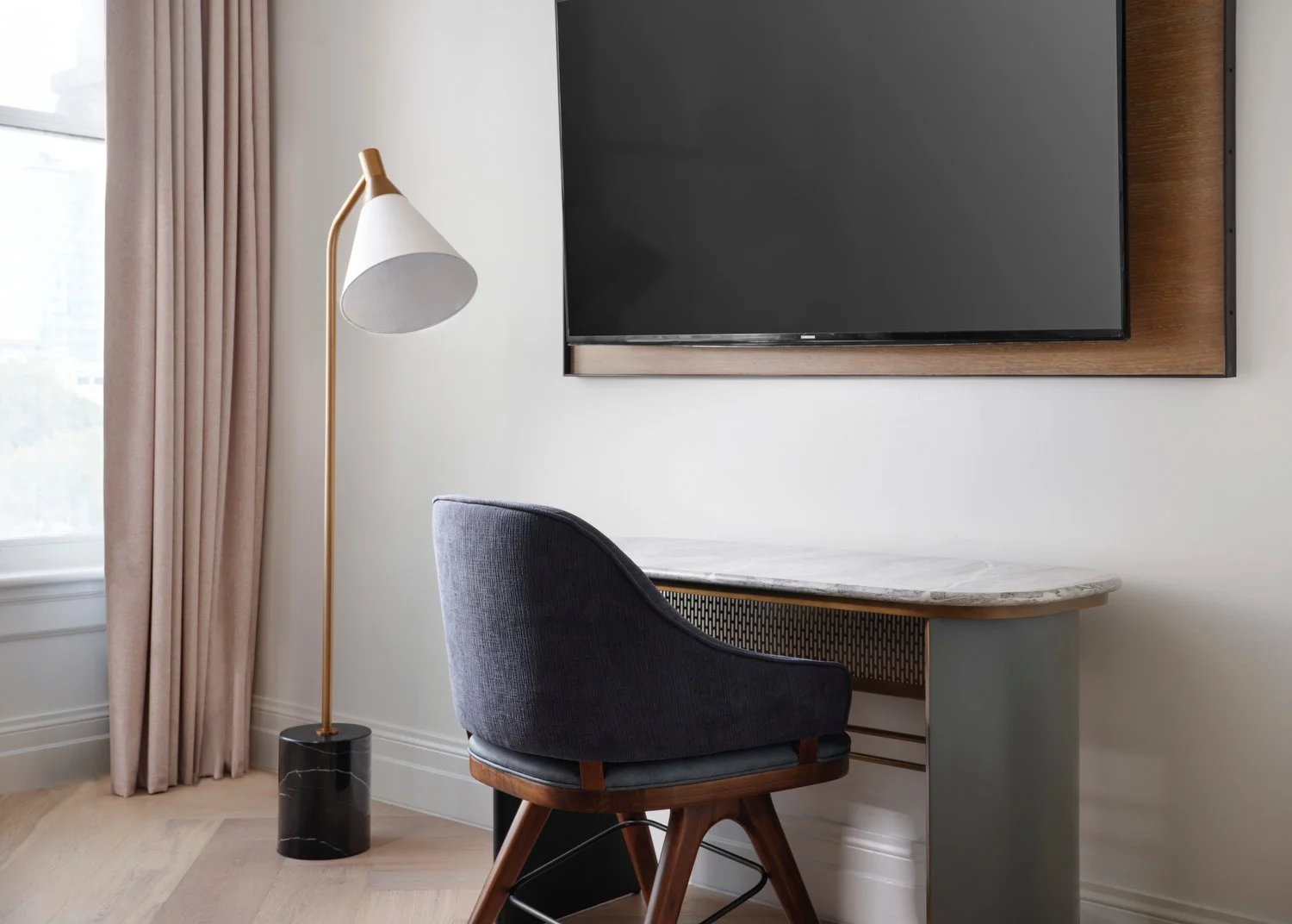 Nashvill Union Station room 608 suite desk area fixtif.JPEG