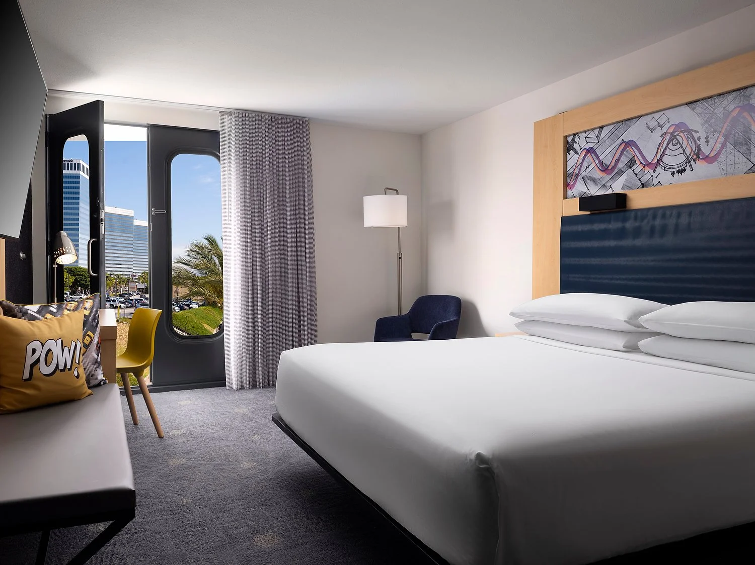 El Segundo Aloft lower floor king.JPG