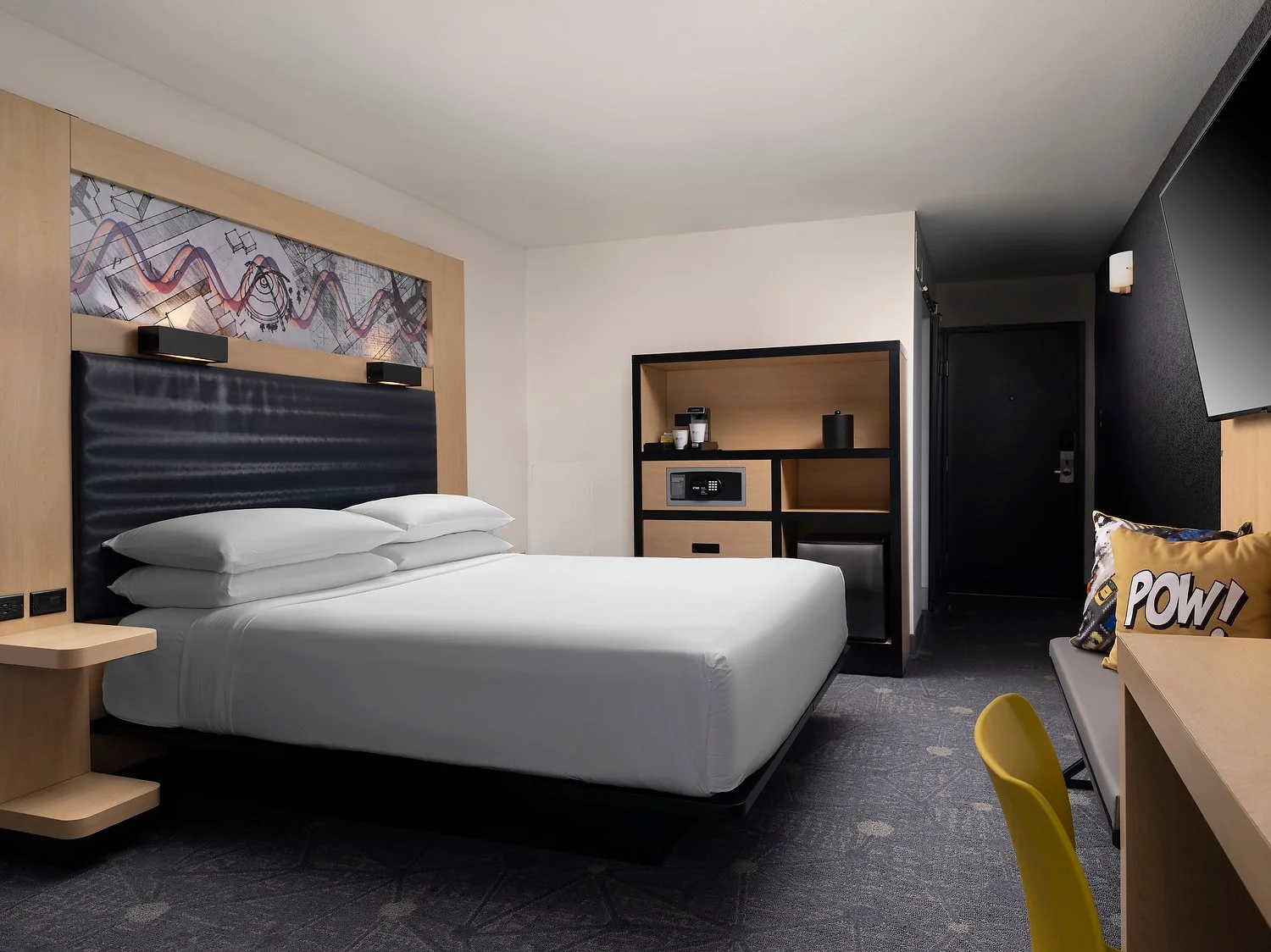 LAX Aloft - Room 913- King Reverse.JPG