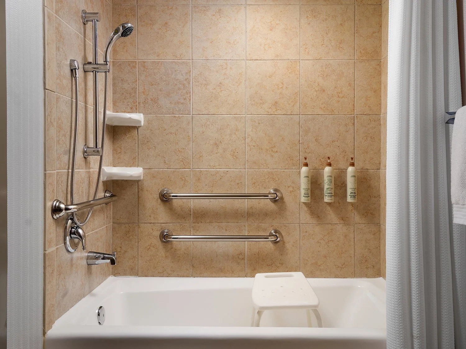 RENAISSANCE BOULDER room 820 ADA bath Tub fix.JPEG