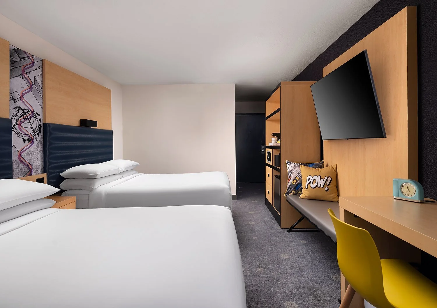 LAX Aloft - Room 920 - 2 Queen Reverse.JPG