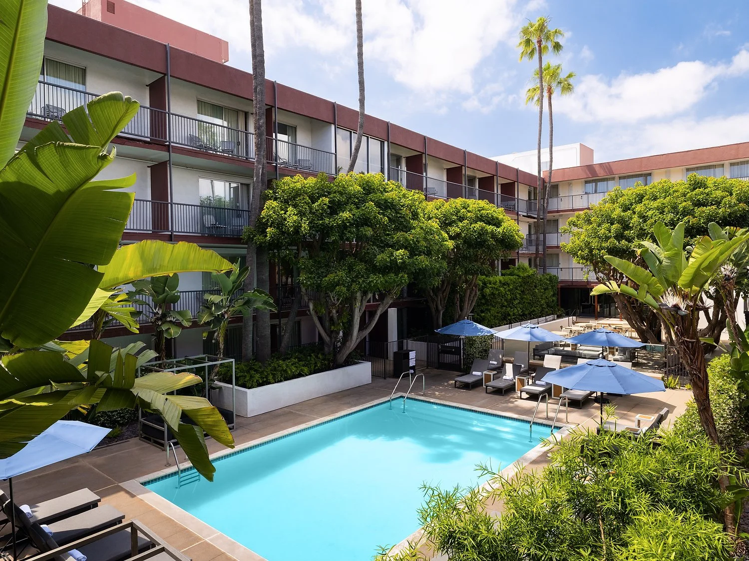 LAX Aloft4706-PATH.JPG