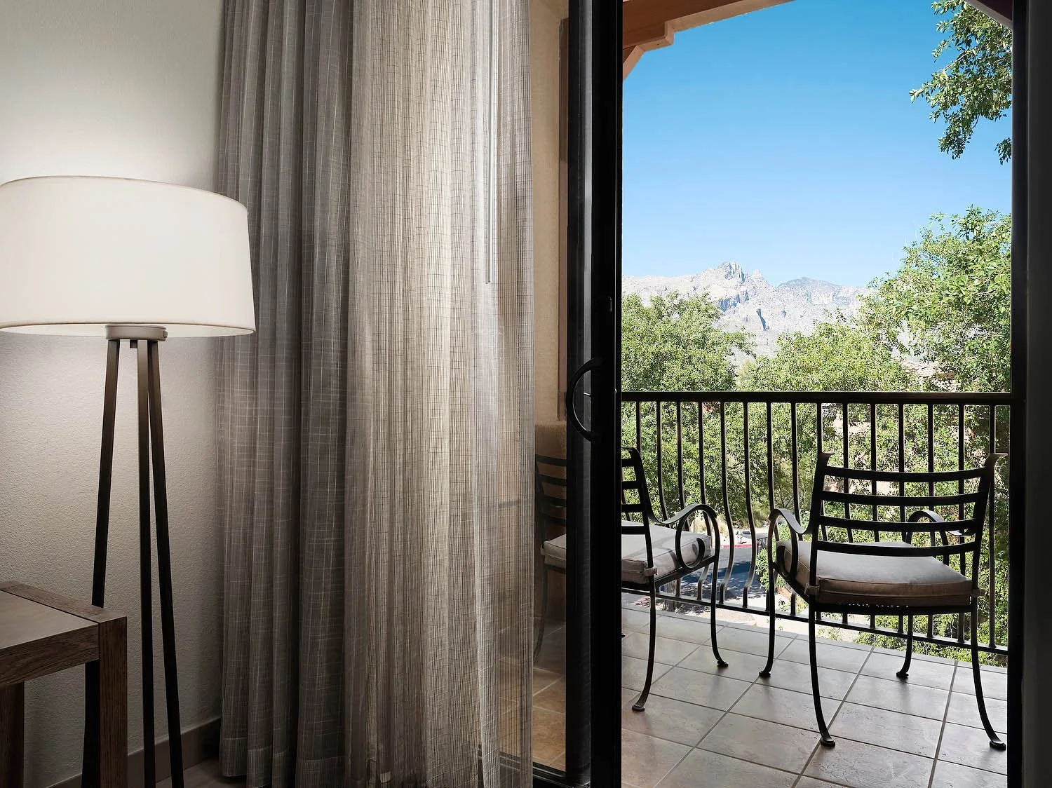 Tucson Embassy Suites0915-PATH.JPEG