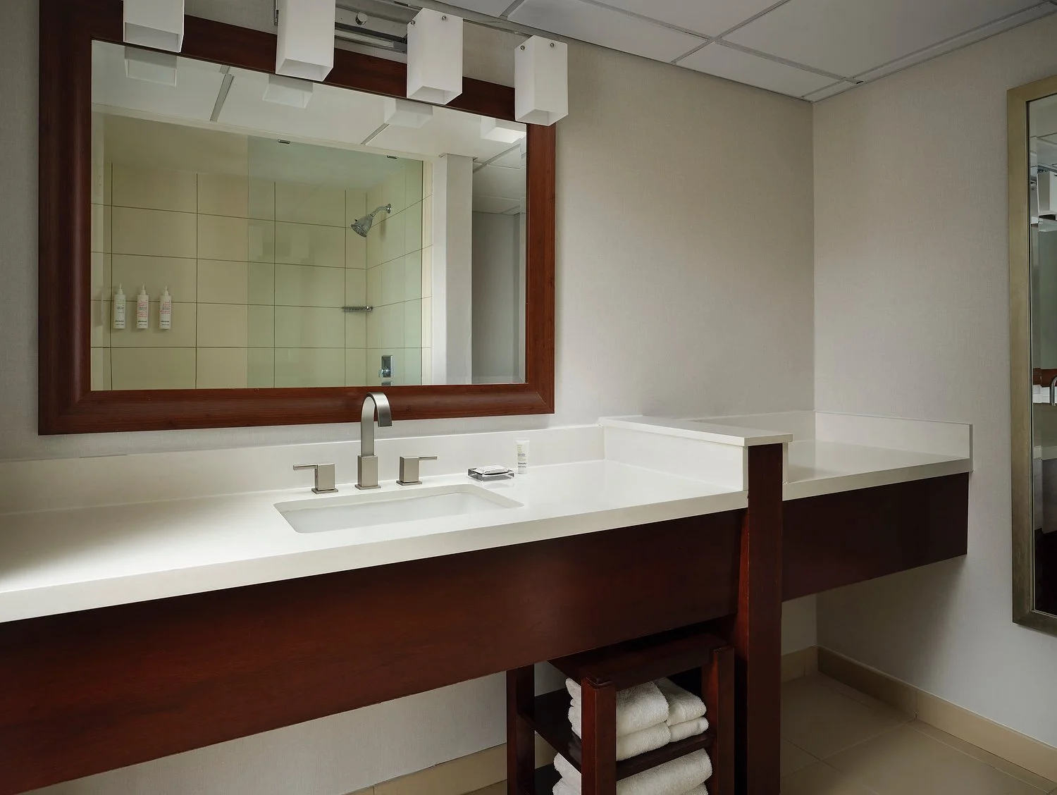 MH_MSPNW_EK_bathroom.JPG