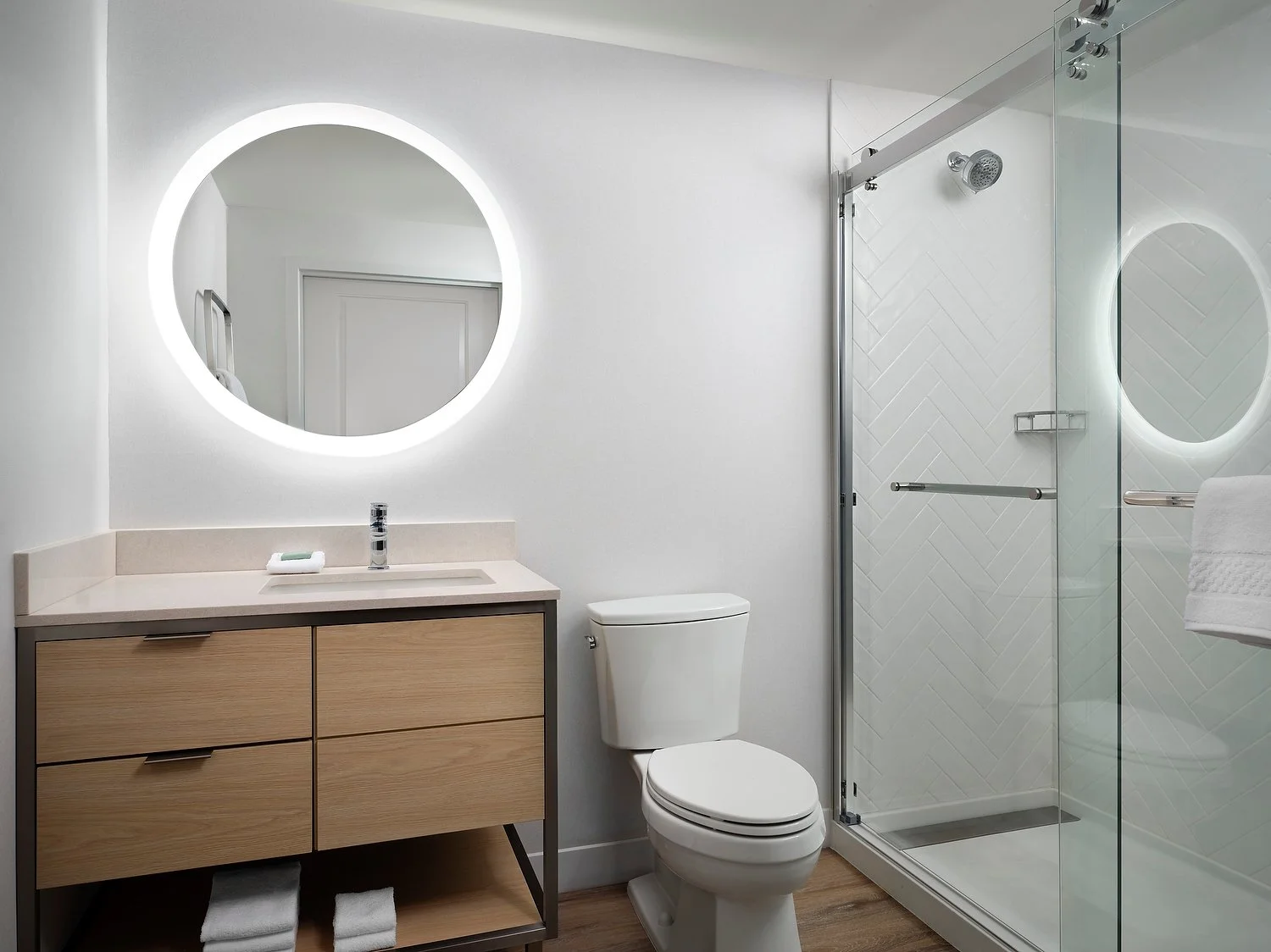 BARSTOW TPS room 231 king standard bath.JPG