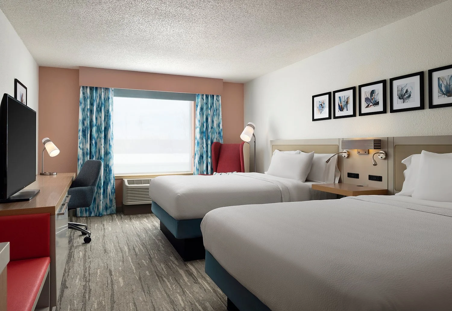 HGI Boston-Burlingotn - Room 314 - 2 Queen_V2.JPG
