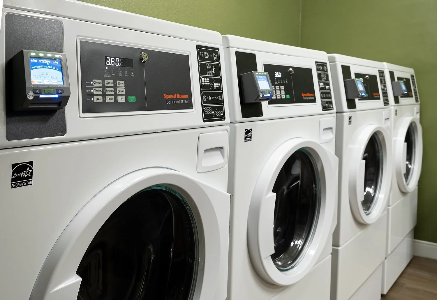 TH_LAXRB_guest_laundryA.JPG