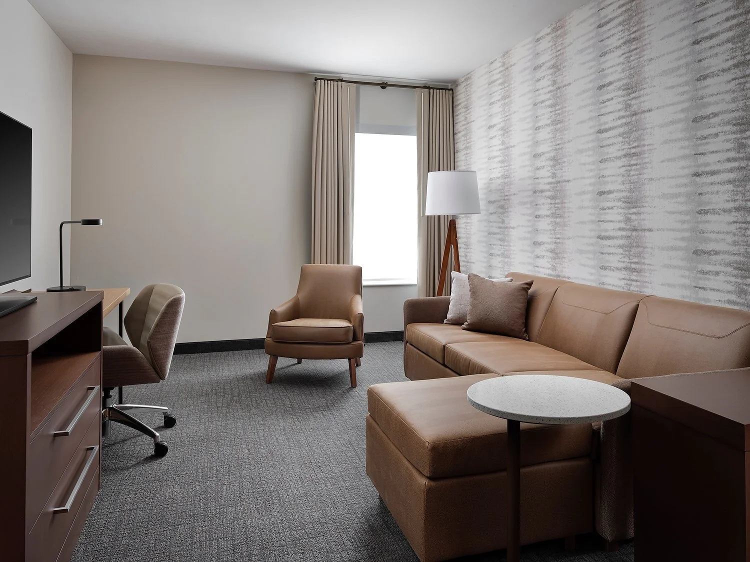 RI_SWFHR_room_321_1_bedroom_2_queen_suite_living_room.JPG