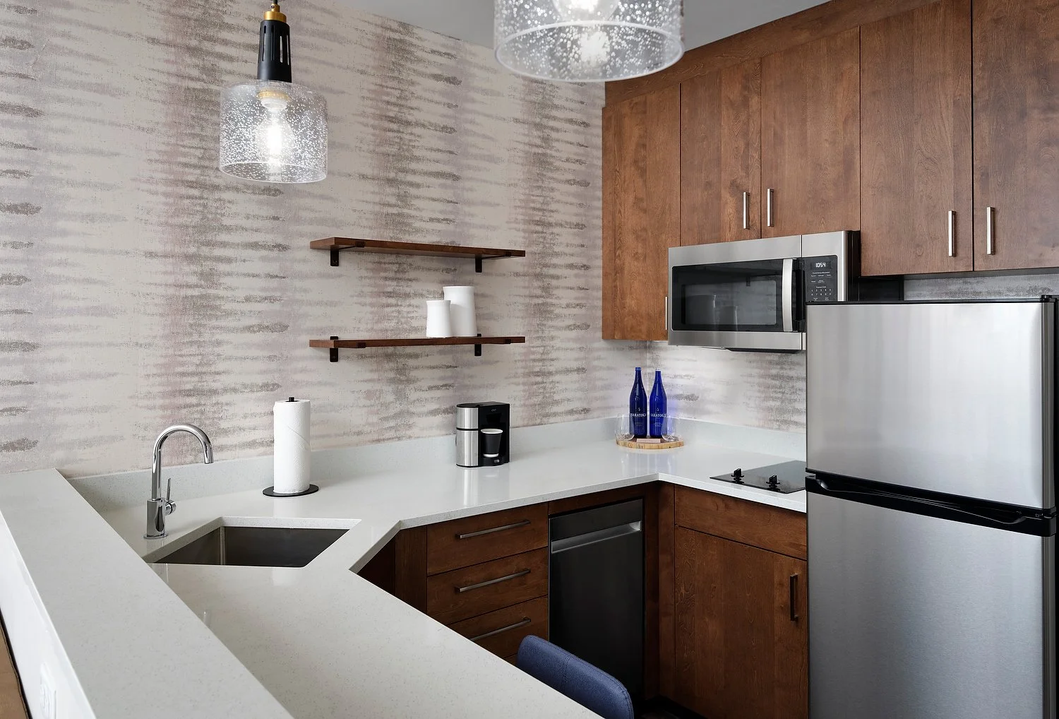 RI_SWFHR_room218_king_studio_kitchen.JPG