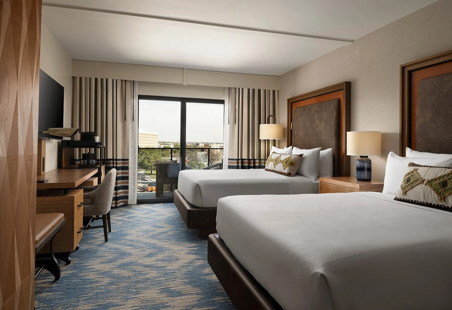 AH_SATKD_Room_650_Double_Queen_Carpet_DWNTN_view.JPG