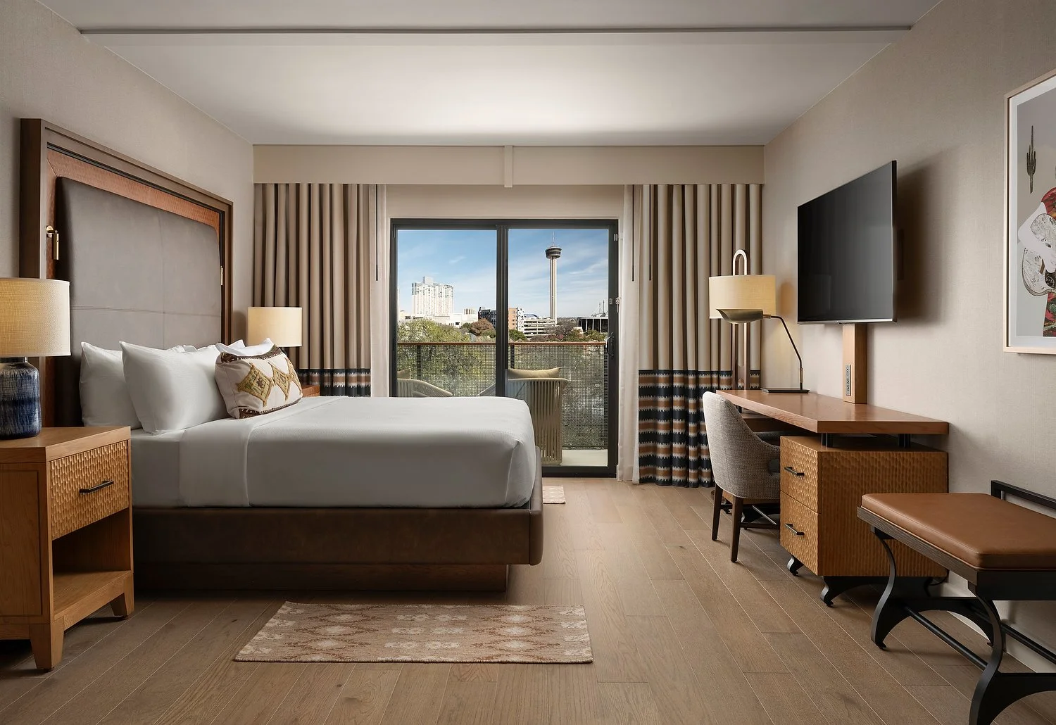 AH_SATKD_room754_king_suite_DWNTWN_view_fix this layer.JPG