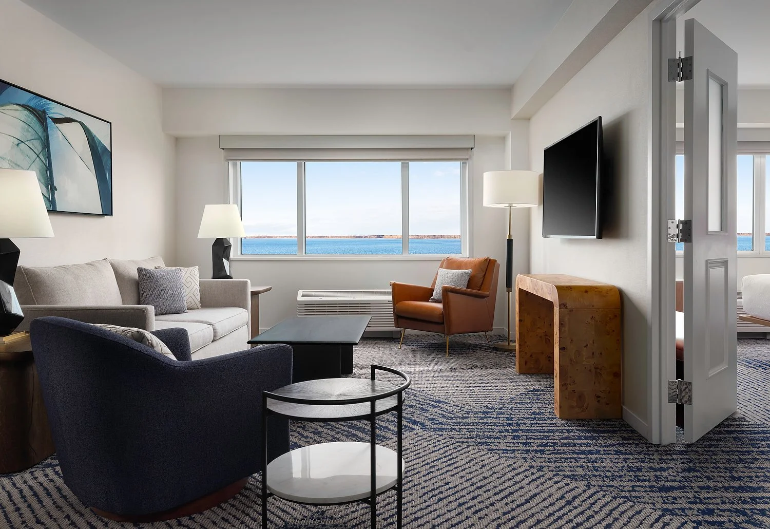 SHE_ERISI___Erie_Rm812_Sunset_Suite.JPG