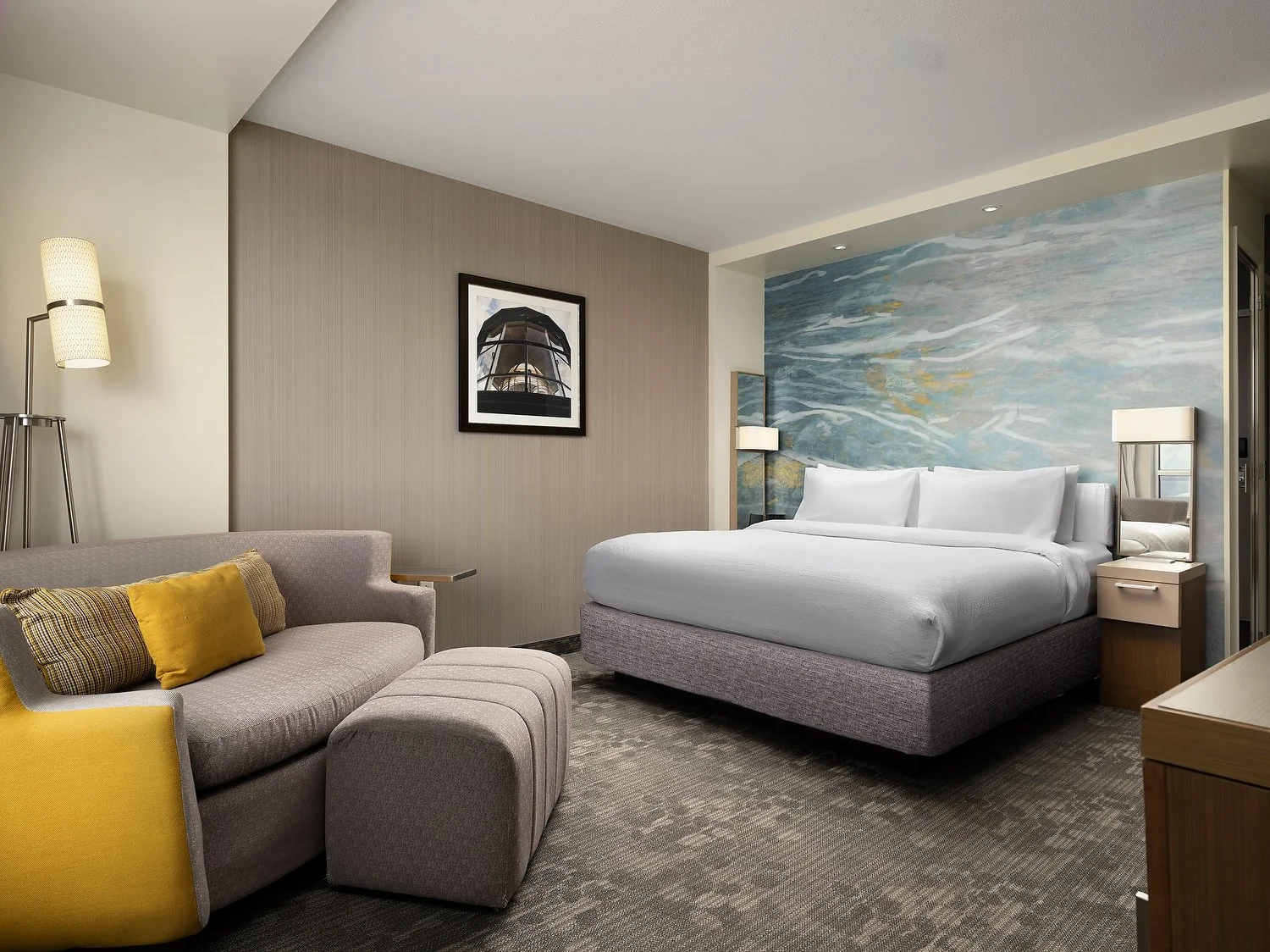 CY_ERIDT_Room_419_Deluxe_King_Bay_View_ReverseA.JPG