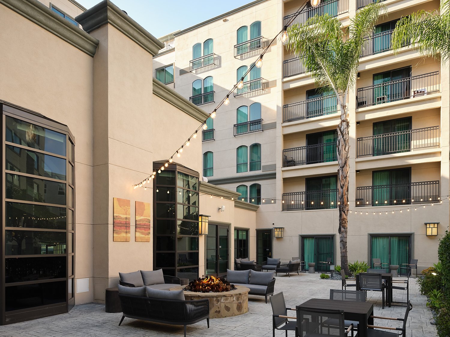 Pasadena Courtyard248140 VU.JPG