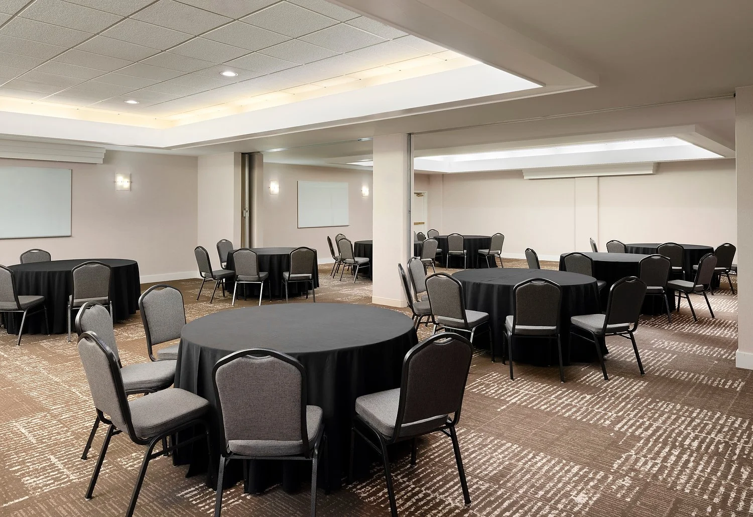 Pasadena Courtyard - Huntington Ballroom Crescent Rounds.JPG