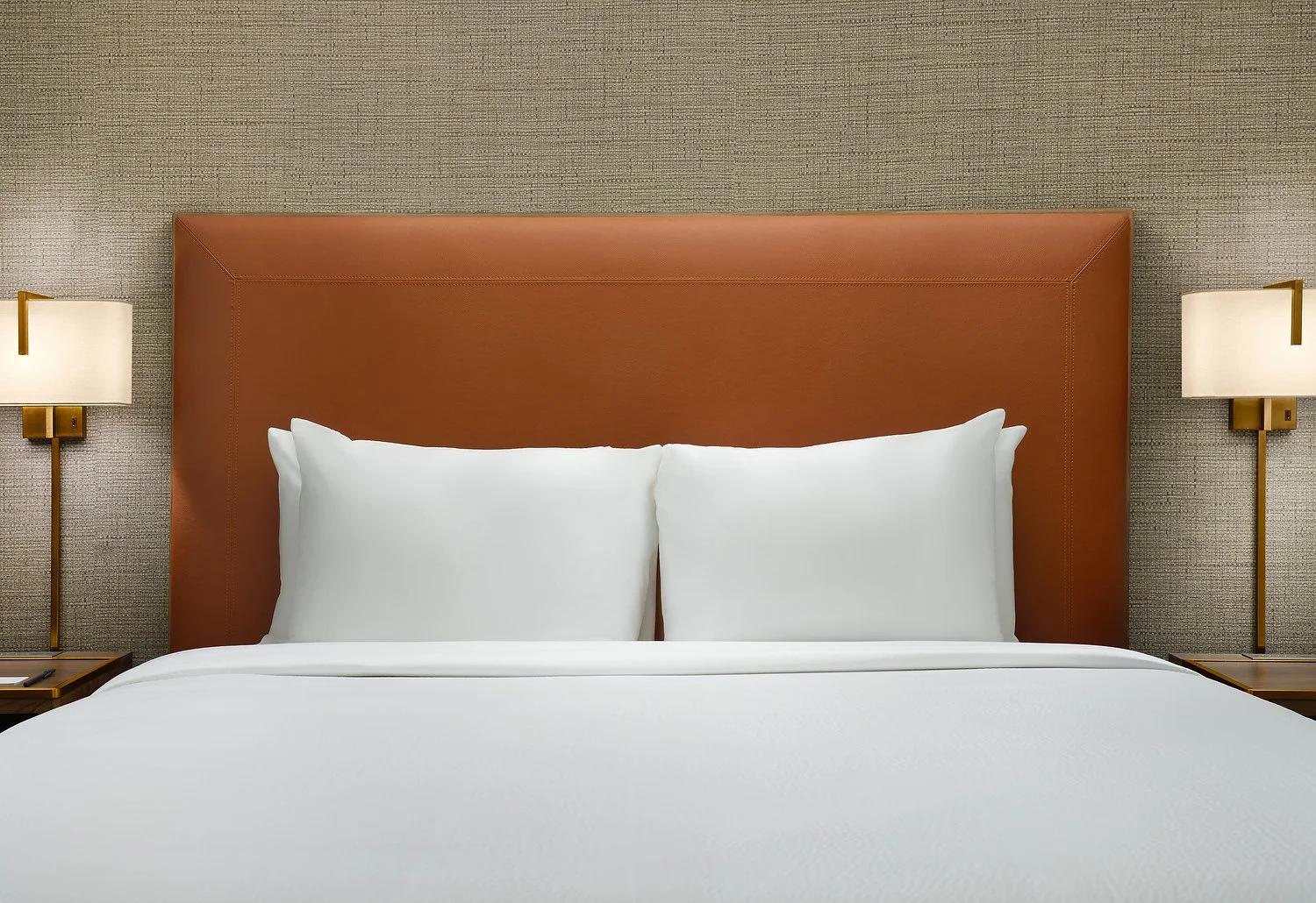 PASADENA COURTYARD room 306 king w pool view  headboard detail.JPG
