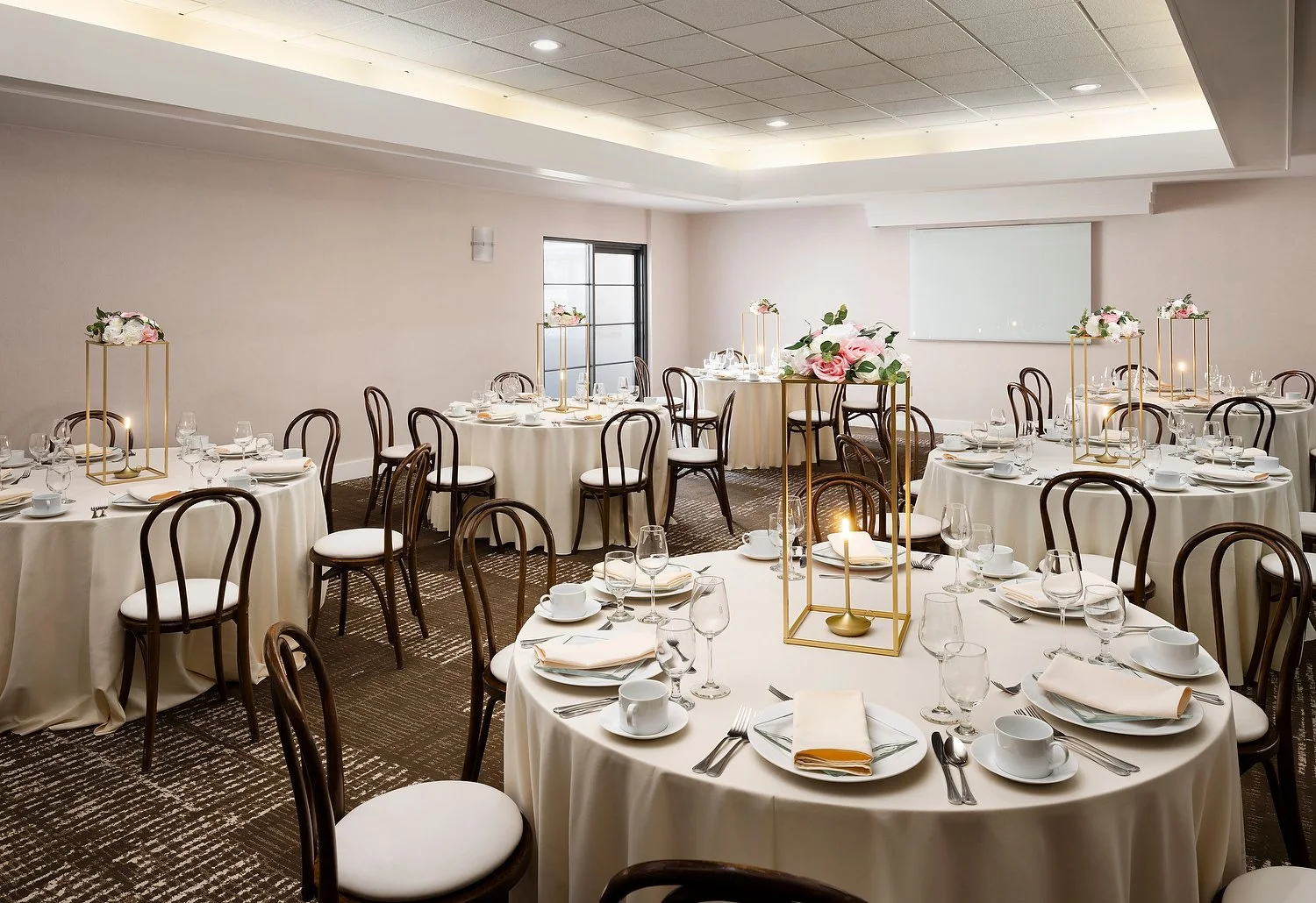 Pasadena Courtyard24775.JPG