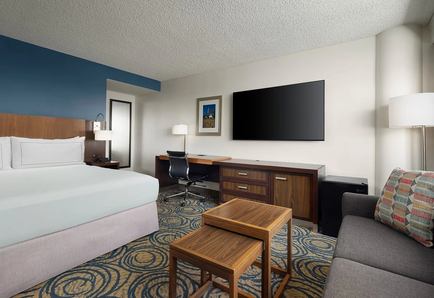 DoubleTree room 452 king rooom.JPG