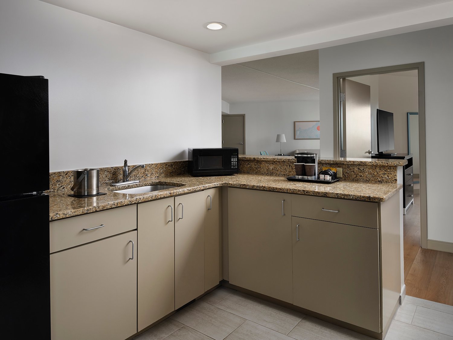 Doubletree room 417 king ste kitchen.JPG