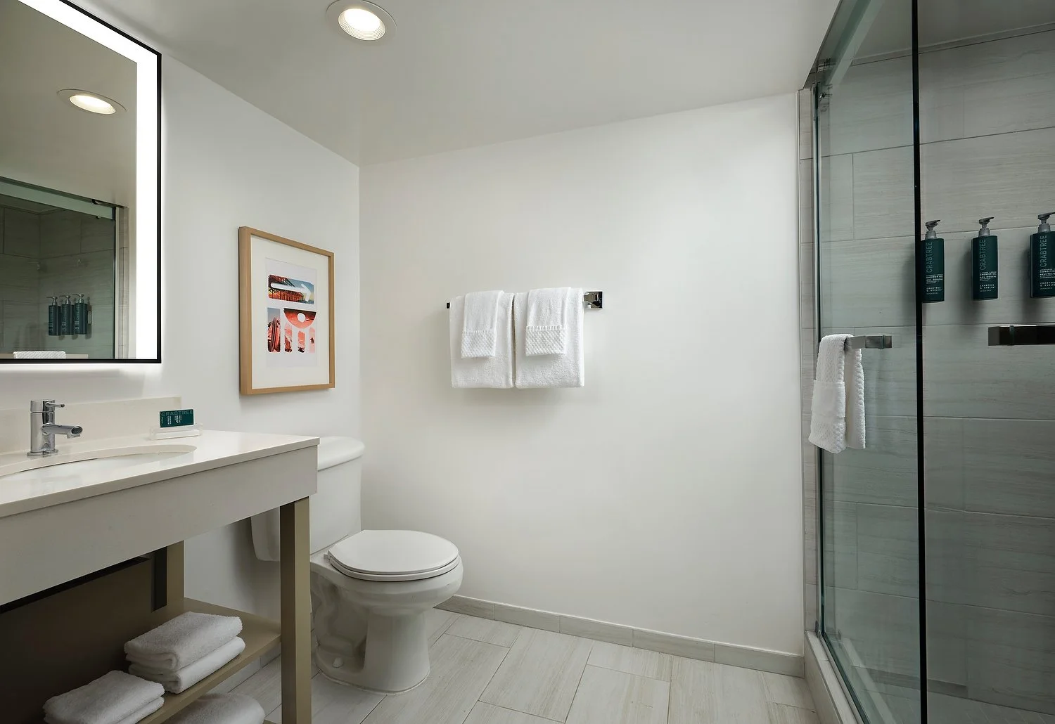 Double tree room 417 king suite bathroom v3.JPG
