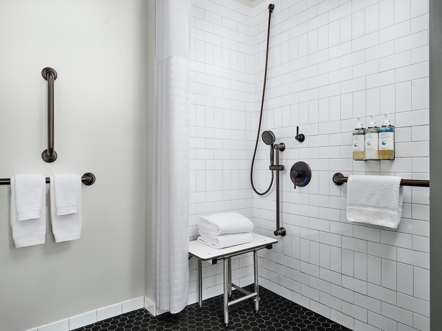 HOTEL PHILLIPS B.JPG