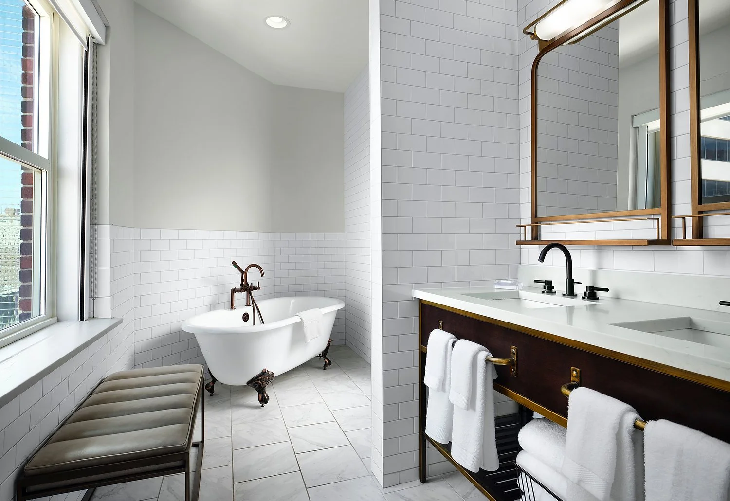 HOTEL PHILLIPS room 2012 truman suite bath tub v2.JPG