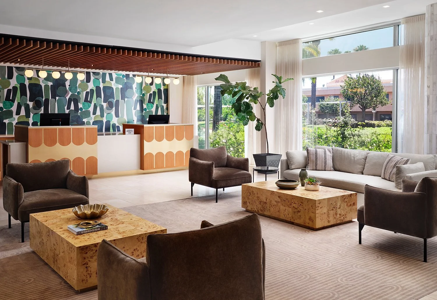 Ontario sheraton lobby.JPG