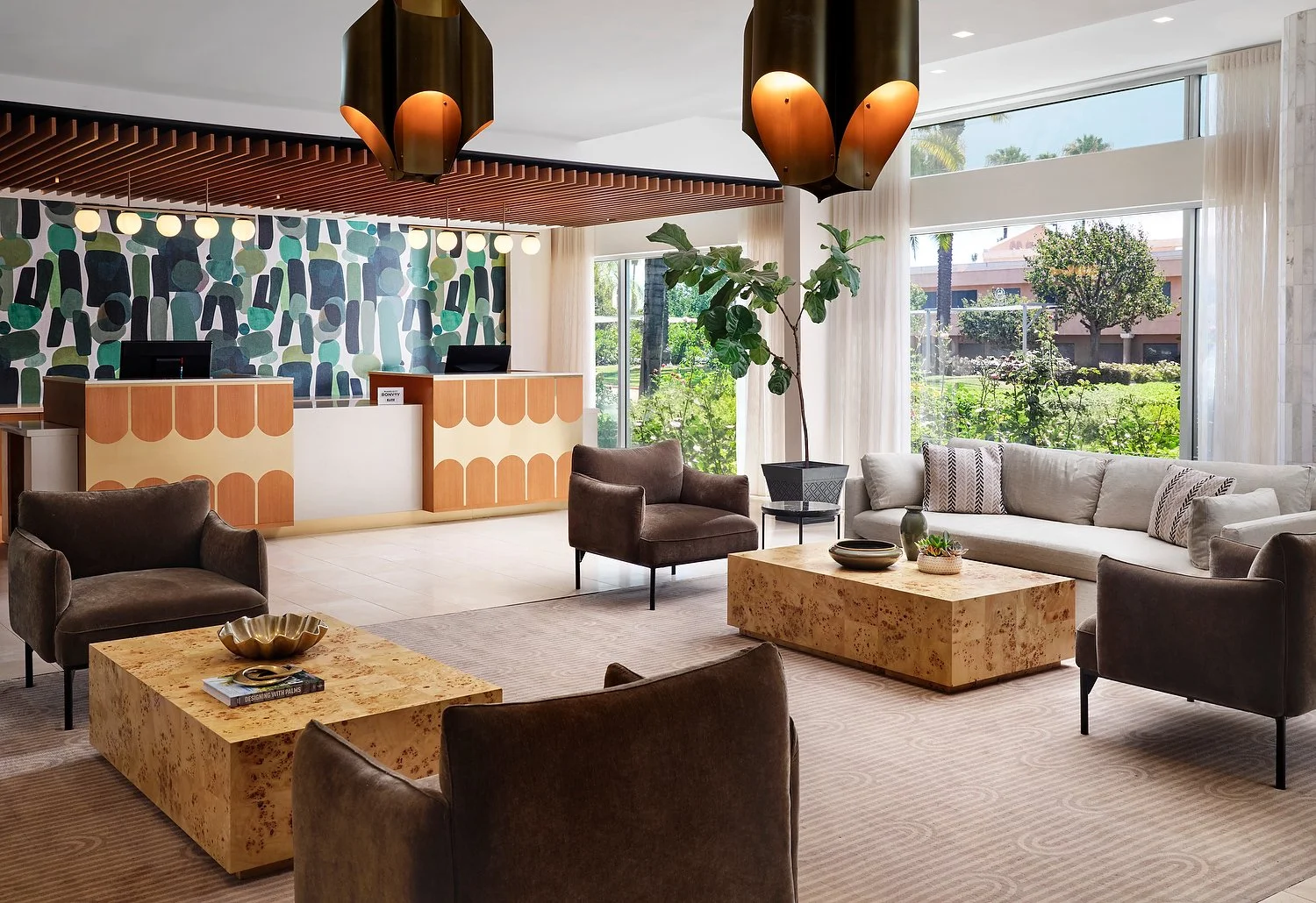 Ontario sheraton lobbya.JPG
