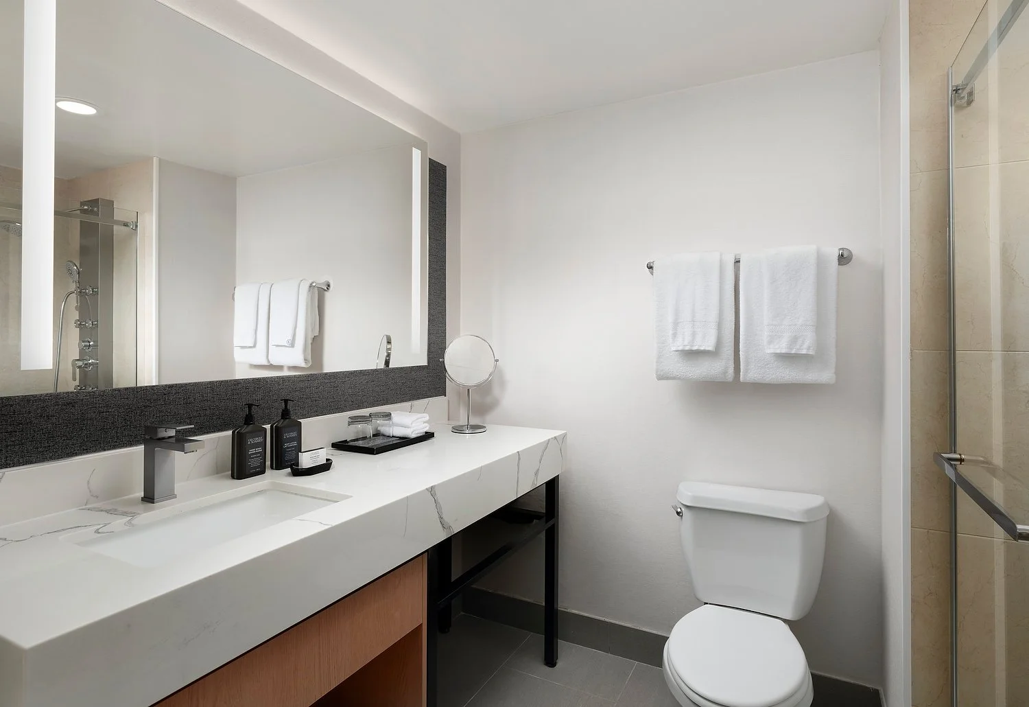 Ontario sheraton7069 v2.JPG