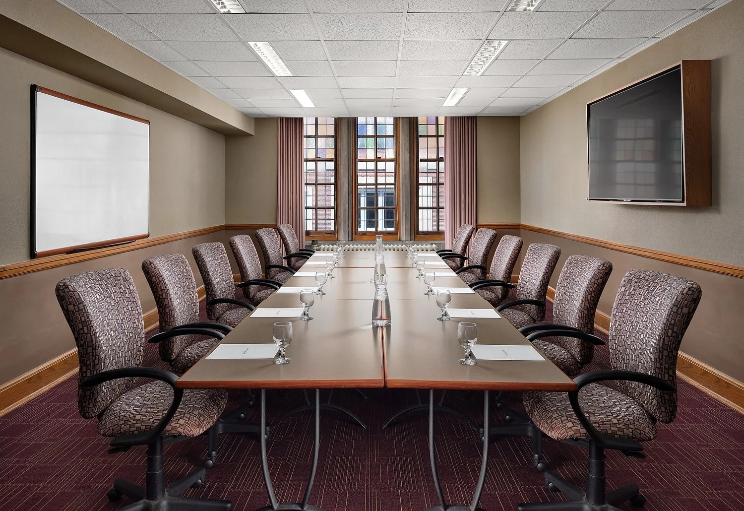 AK_ INDWK_meeting_room_boardroom.JPG