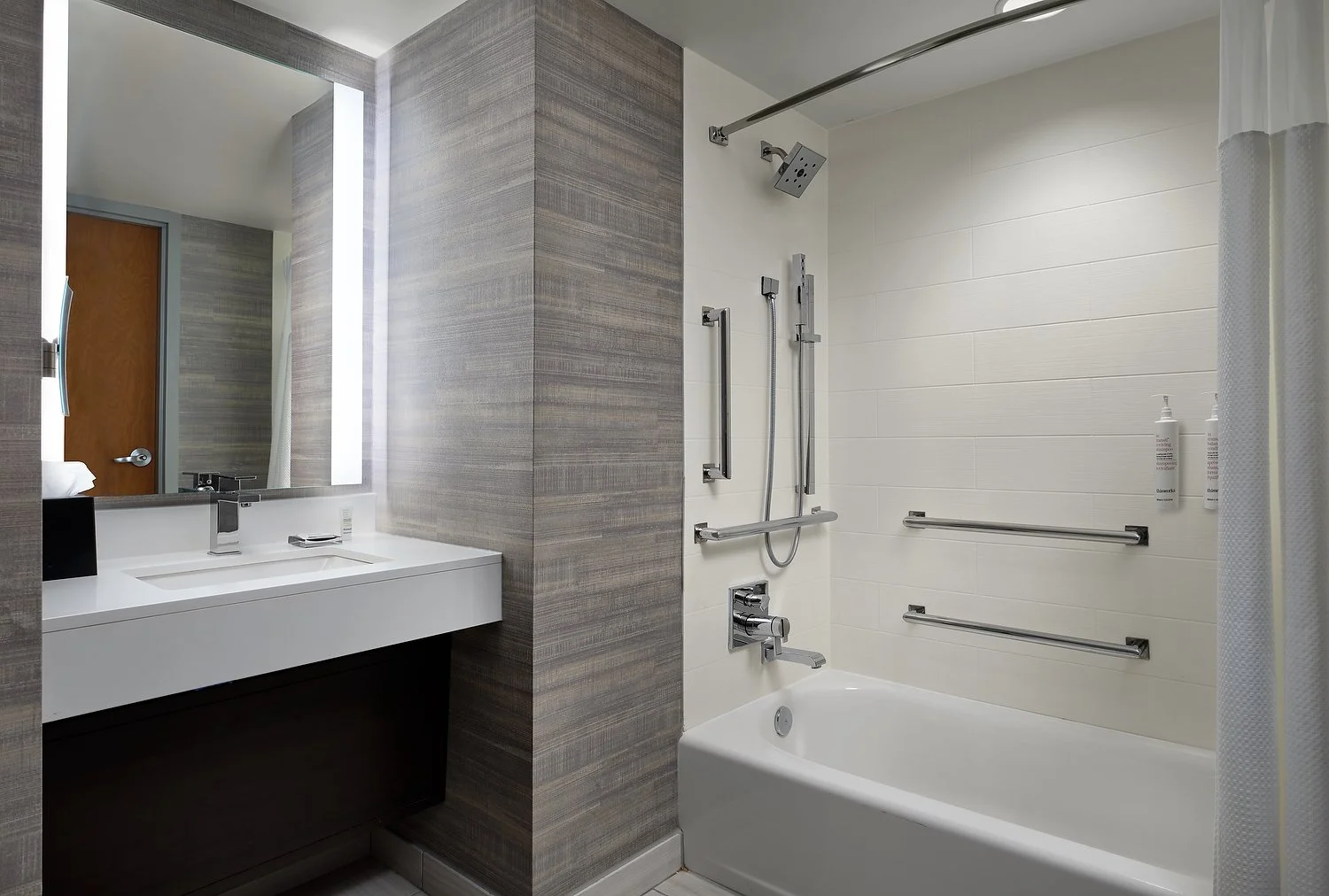 MH_INDCC_room_314_ada_bathroom.JPG