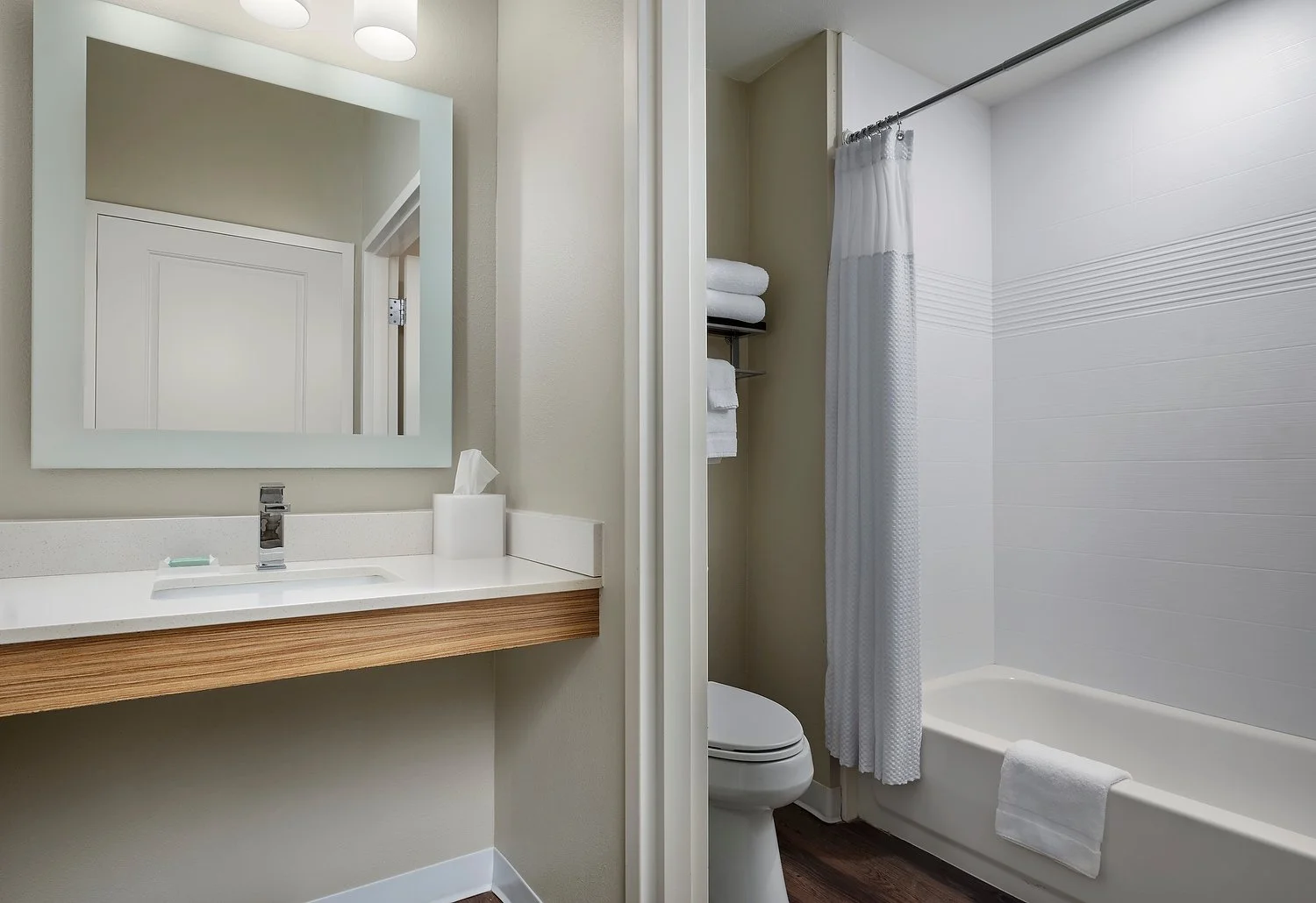 TPS_LFTSO_rm428_bathroom.JPG