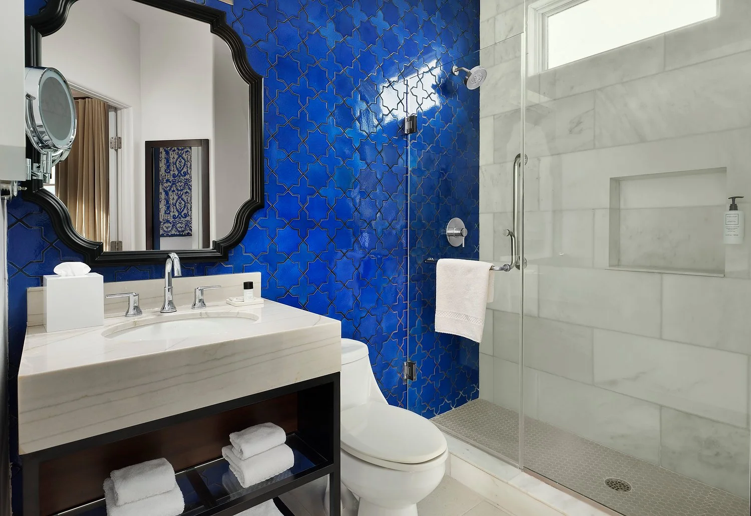 AH_PSPAK_Room314_Mente_single_double_bath.JPG