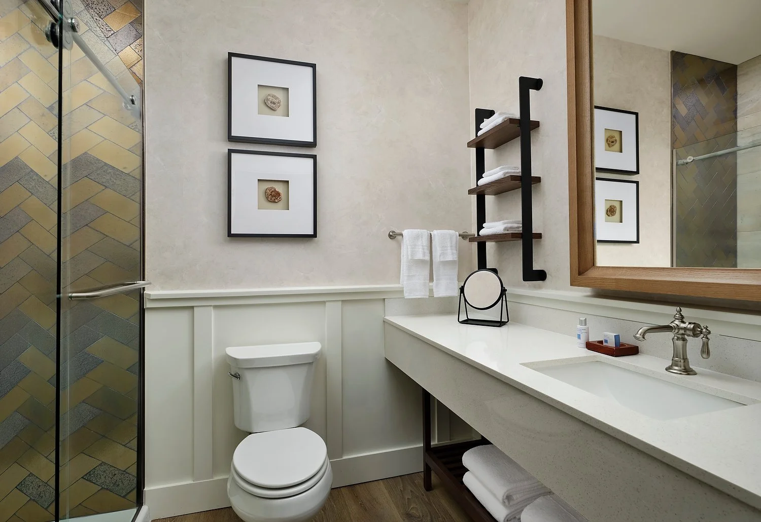 TH_SGUZB_THE_LODGE_AT___room_314_king_bath_shower.tif.JPG