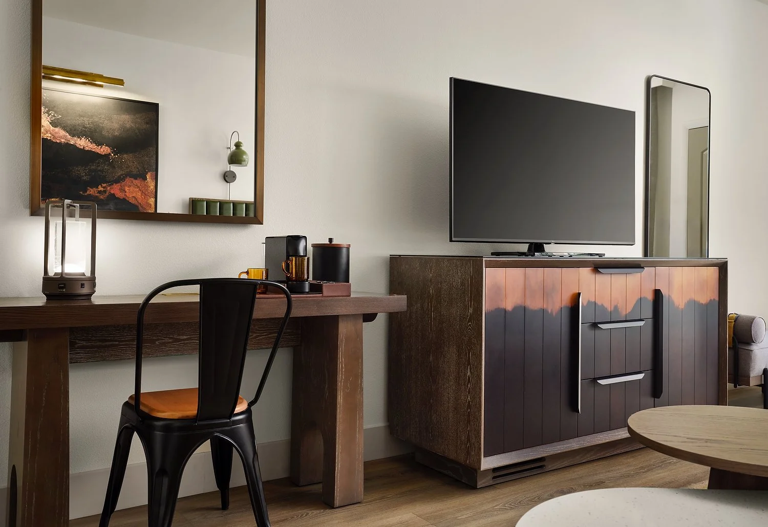 TH_SGUZB_THE_LODGE_AT___room_314_king_desk_area.tif.JPG