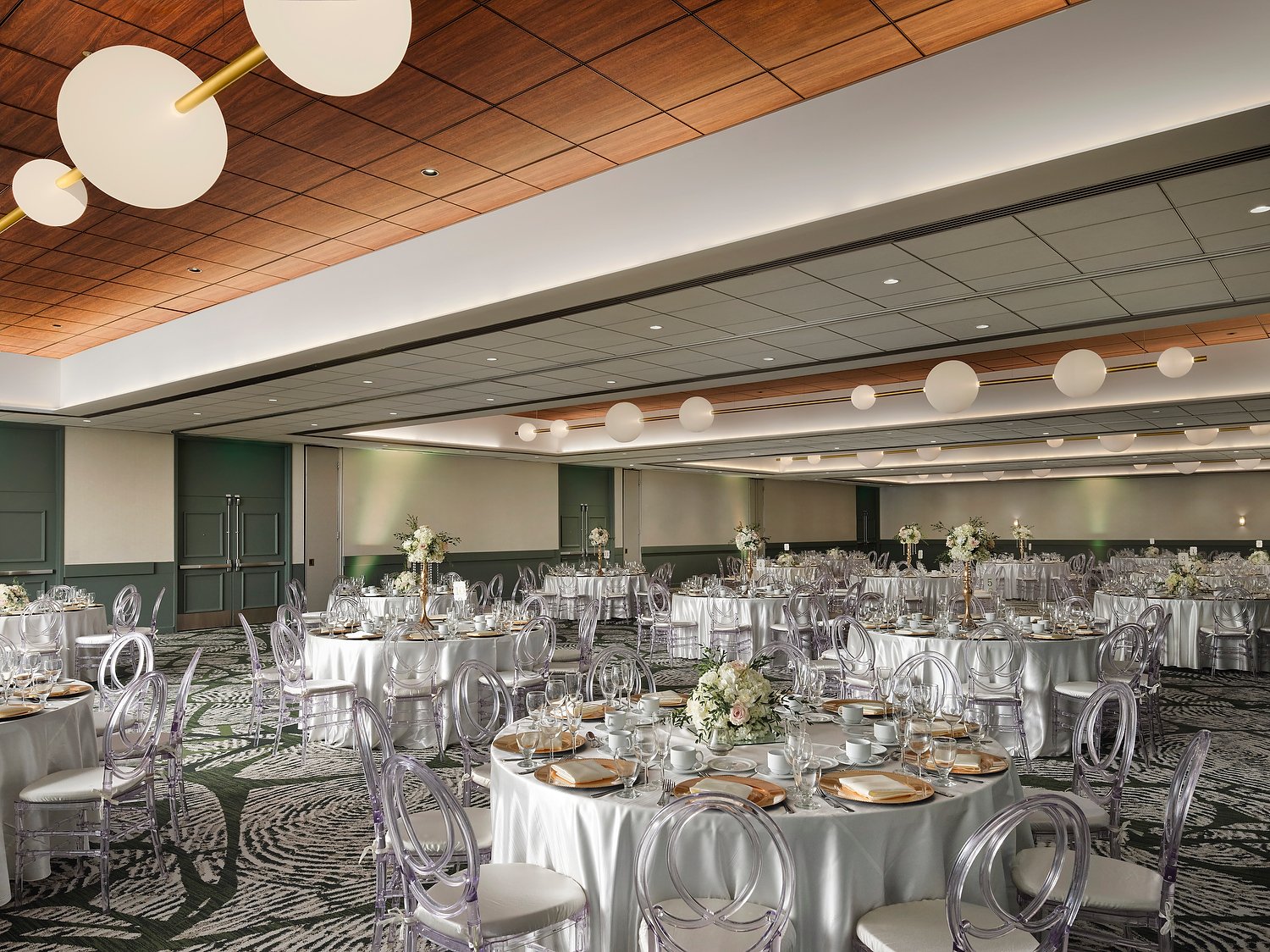 Continental Ballroom (Social-Wide).JPG