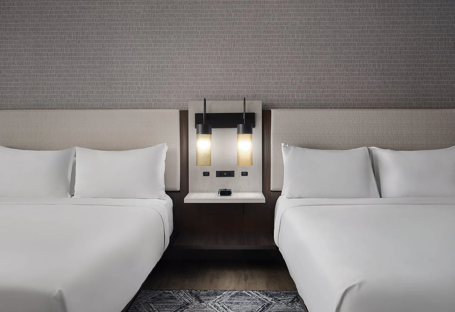 CRYSTAL CITY MARRIOTT ROOM 1104 HIGH FLOOR 2 queen headboard.JPG