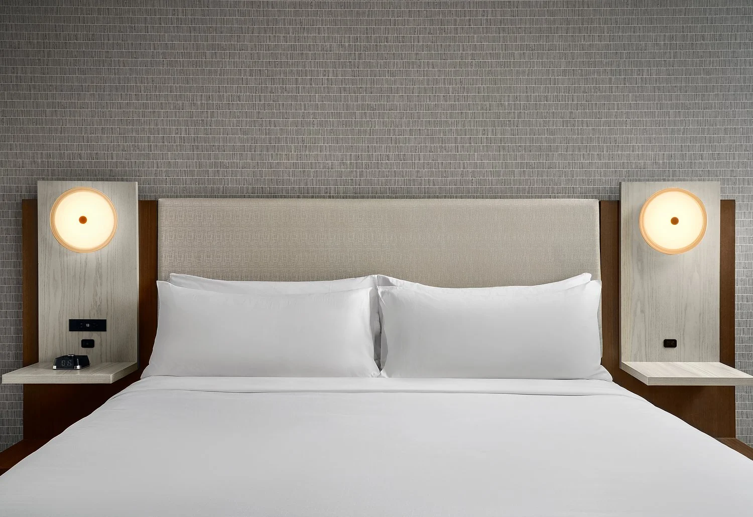 CRYSTAL CITY MARRIOTT ROOM 1103 HIGH FLOOR KING HEADBOARD v2.JPG