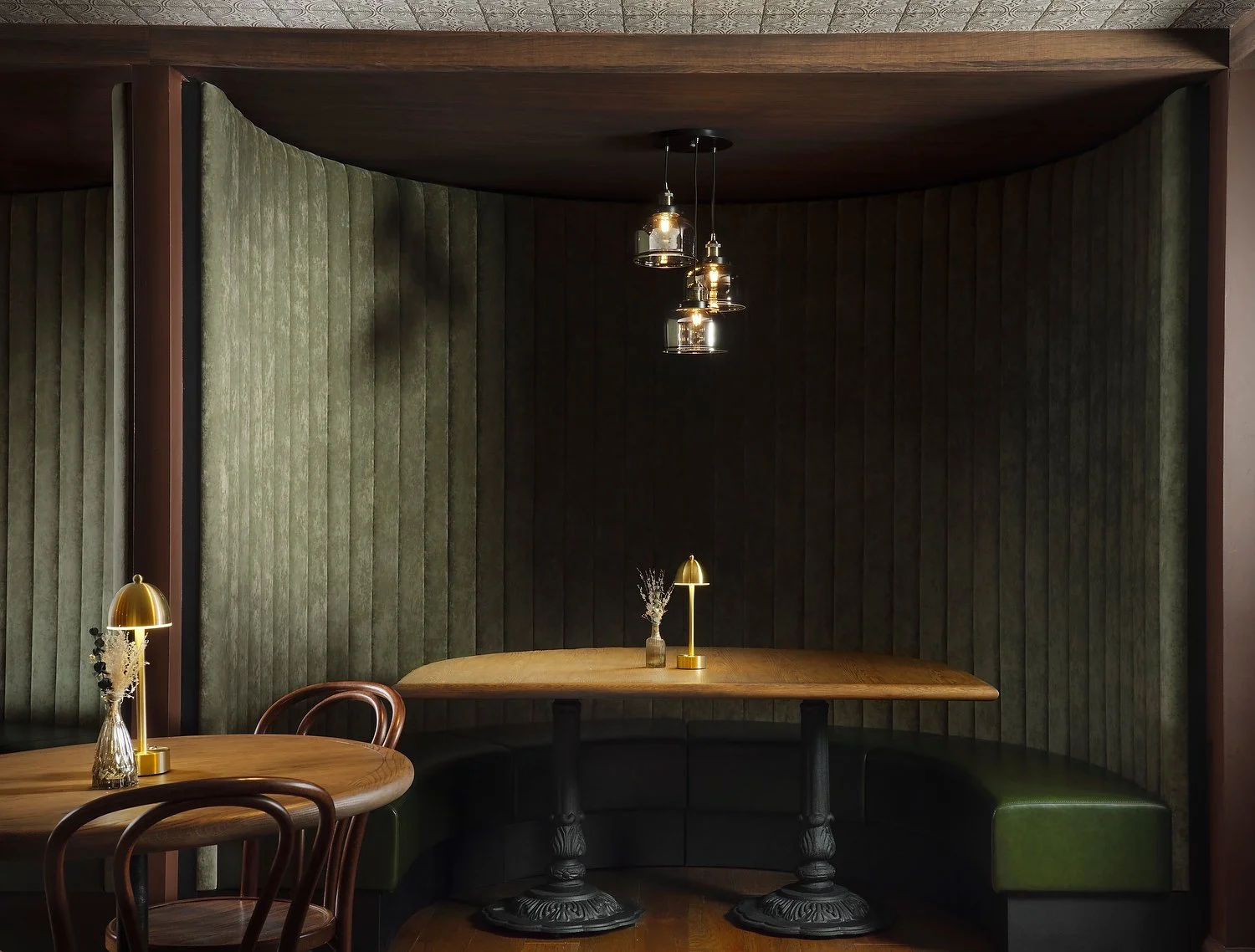 Breckenridge Alpenrock speakeasy booth.JPG