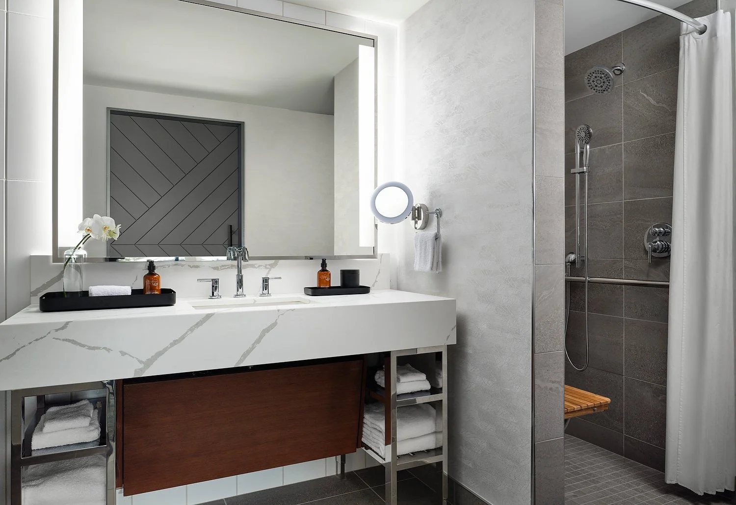 Breckenridge Alpenrock room 1053 1 bedroom suite ADA BATH 1.JPG