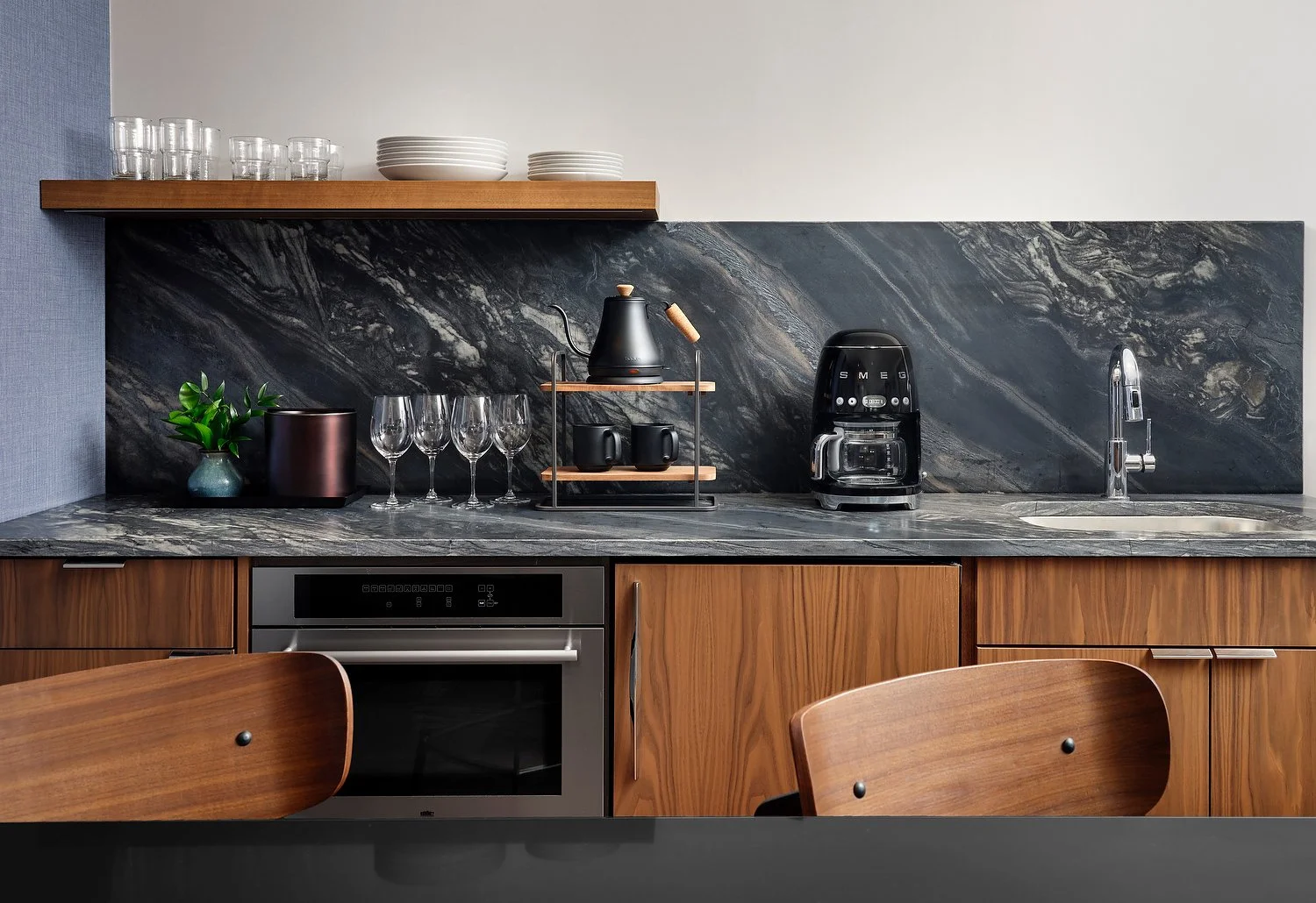 Breckenridge Alpenrock room 1053 1 bedroom suite kitchen.JPG