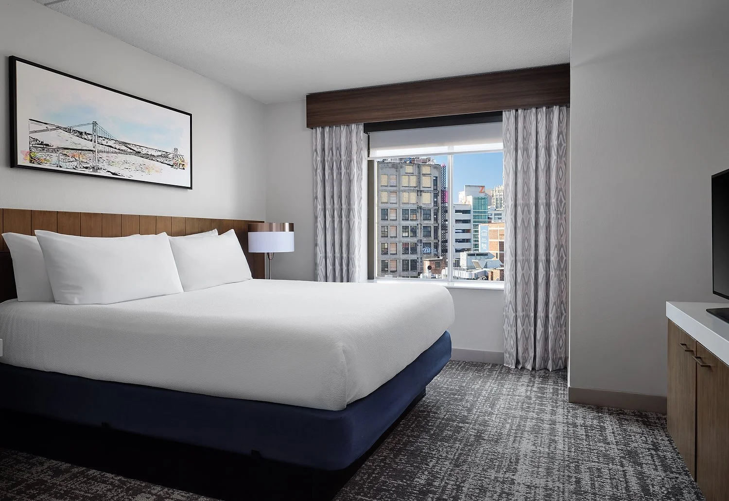 Detroit HGI room 922 Jr ste bedroom.JPG