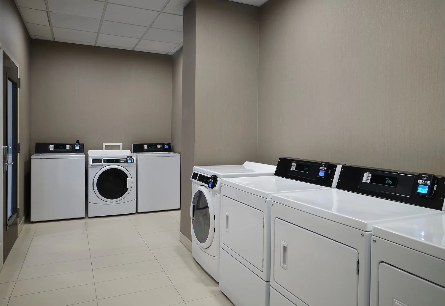 CY_DFWGV_laundry.JPG