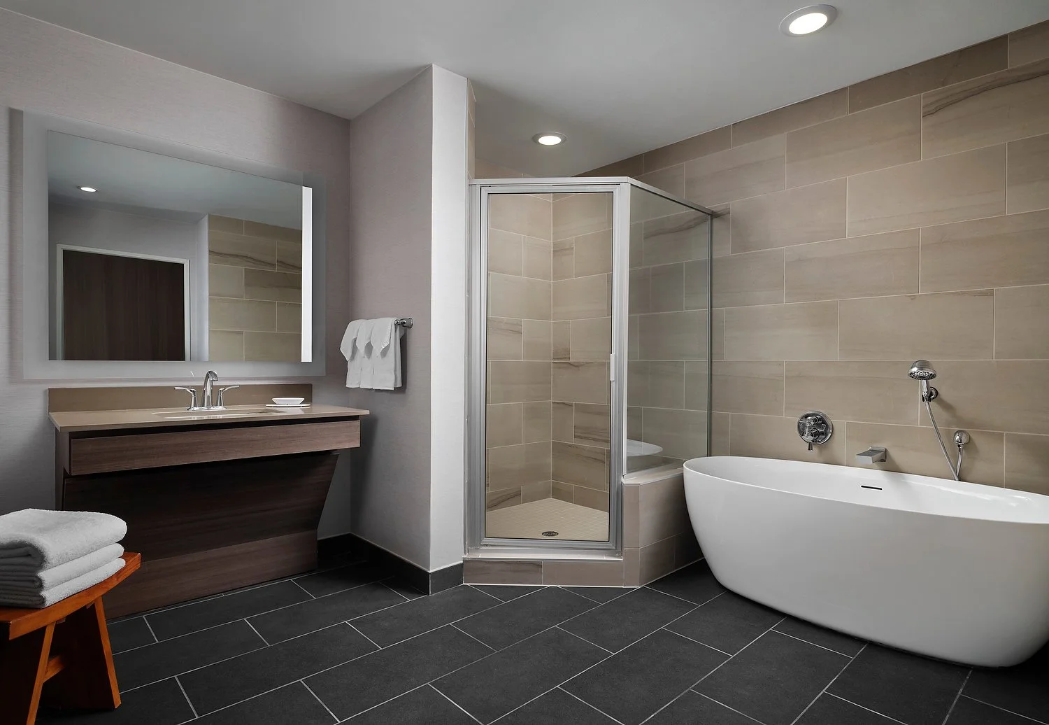 CY_DFWGV_rm_619_presidential_suite_bathroom.JPG