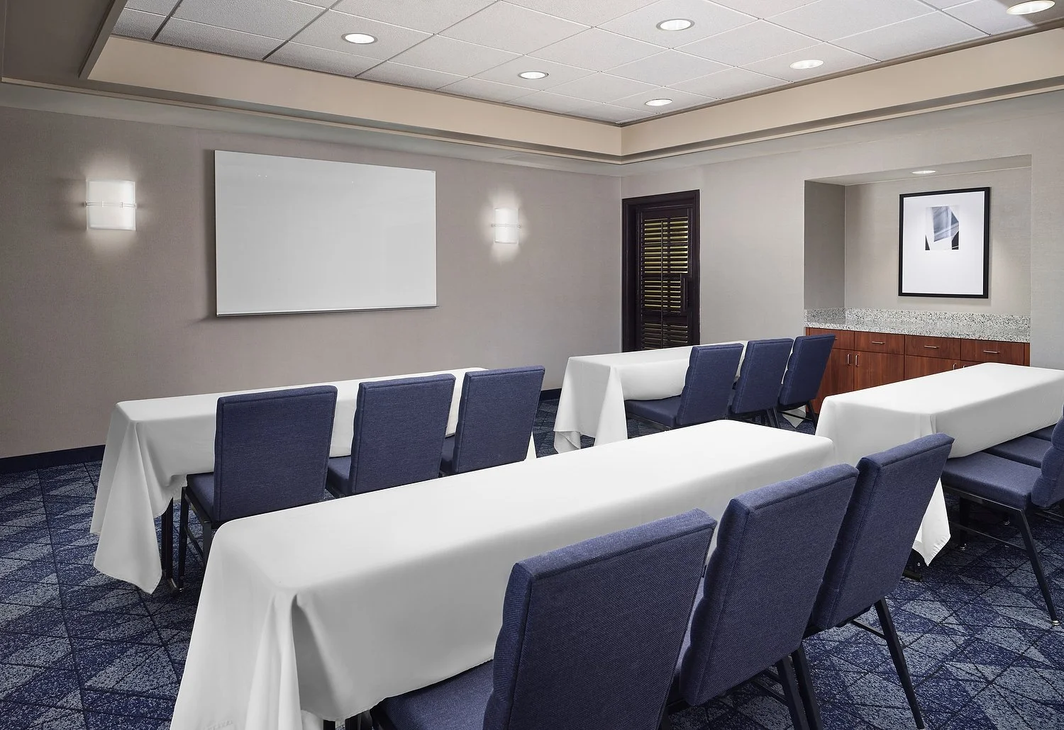 CY_LASGV_meeting_room.JPG