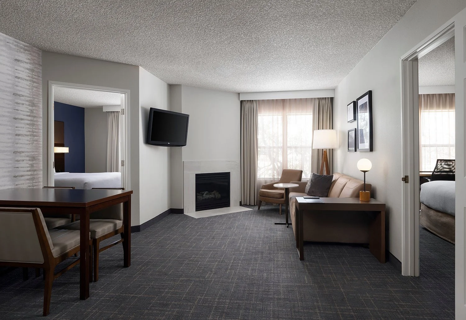 CY_LASGV_rm242_2bdrm.JPG