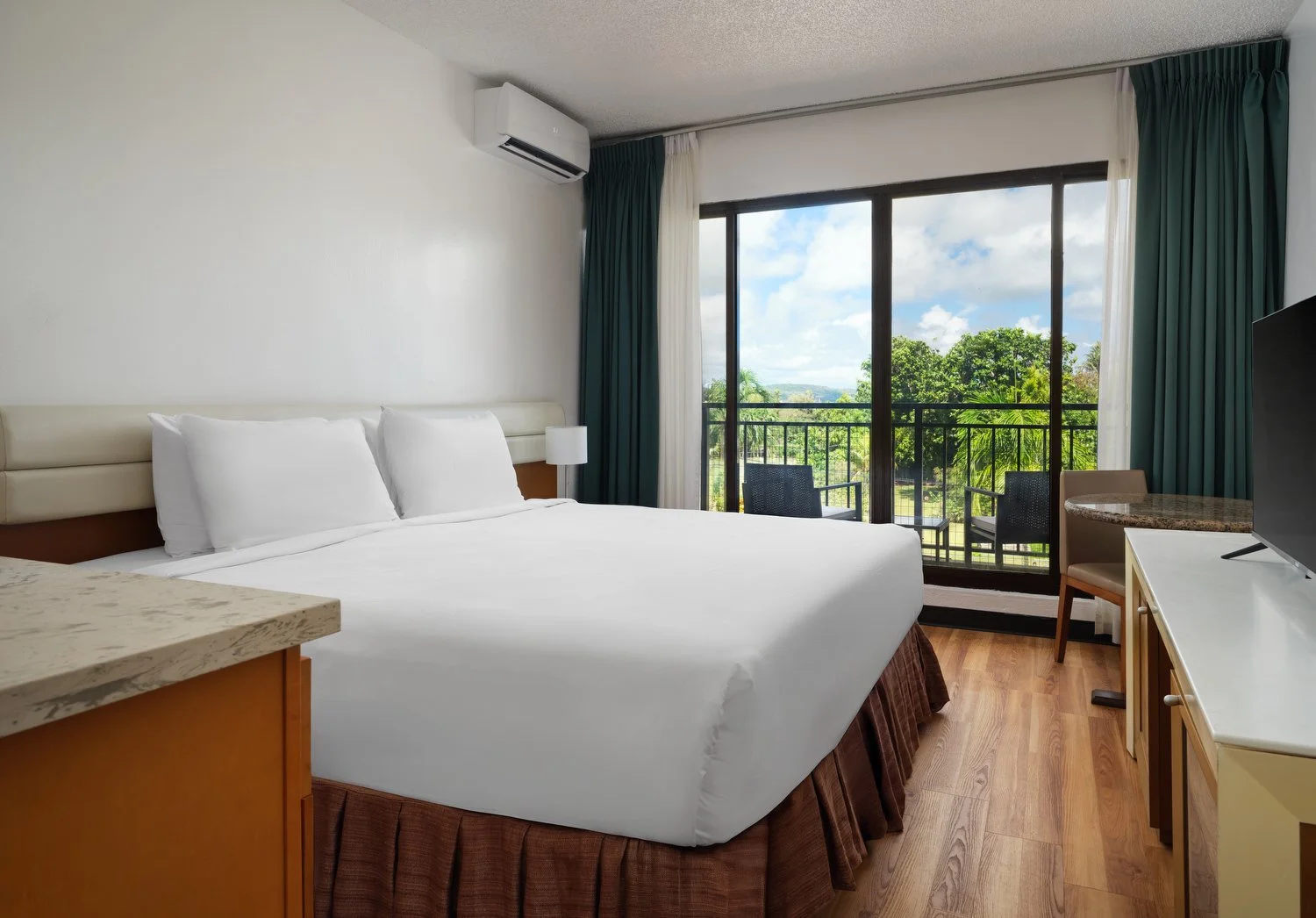 Guam Sure Stay king with kitchnette.JPG