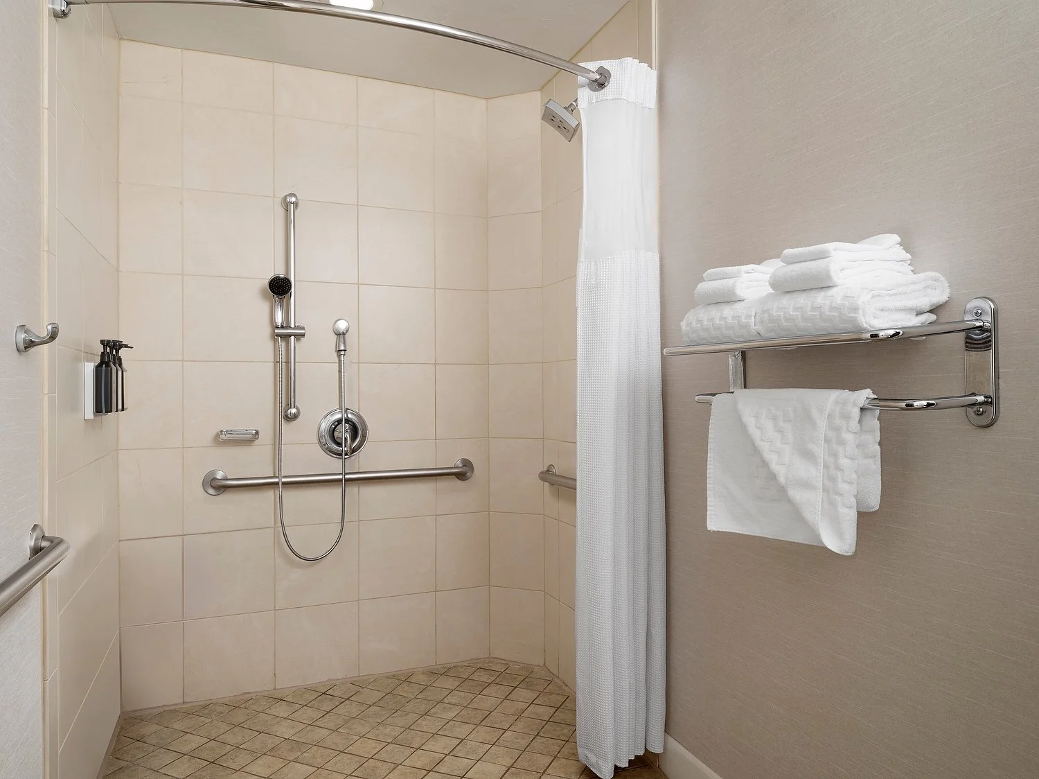 San Diego BW Dextro ADA roll in without bench.JPG